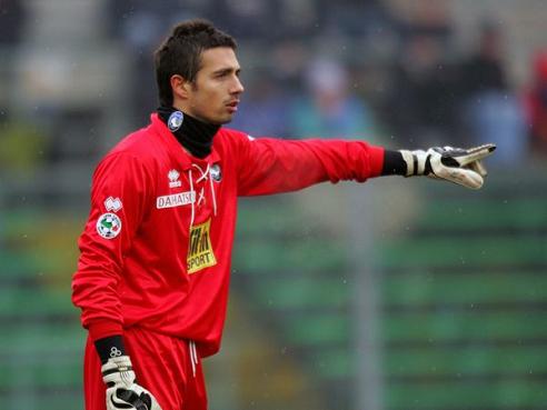 只是直线冲 只是直线冲