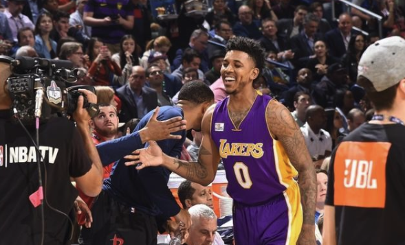 只是直线冲 只是直线冲